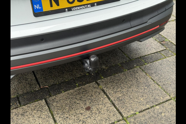 Škoda ENYAQ iV 60 | Trekhaak | Panorama | Navi |