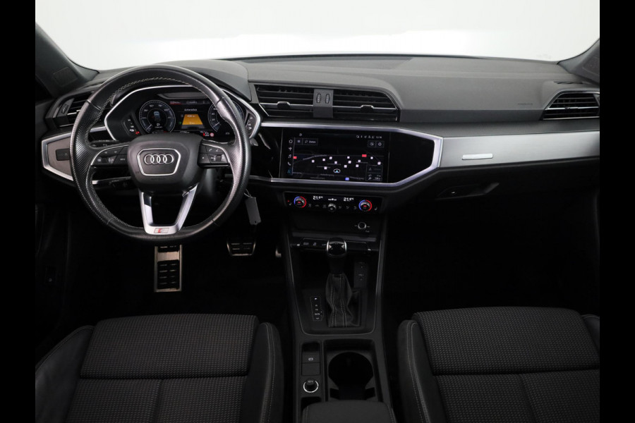 Audi Q3 45 TFSI e Business Edition 245 pk S-tronic | Navigatie | Parkeersensoren | LED koplampen | Stoelverwarming | S-Line interieur |