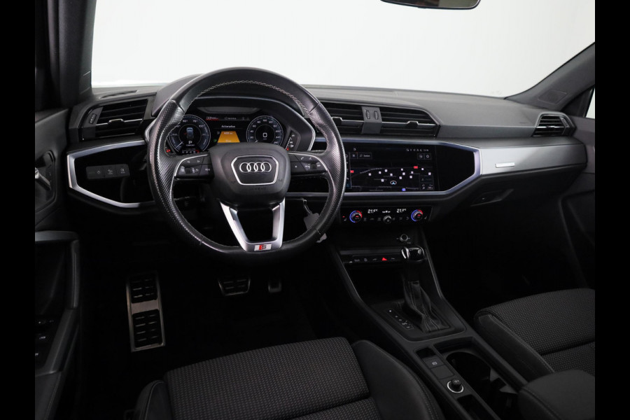 Audi Q3 45 TFSI e Business Edition 245 pk S-tronic | Navigatie | Parkeersensoren | LED koplampen | Stoelverwarming | S-Line interieur |