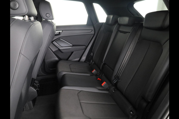 Audi Q3 45 TFSI e Business Edition 245 pk S-tronic | Navigatie | Parkeersensoren | LED koplampen | Stoelverwarming | S-Line interieur |