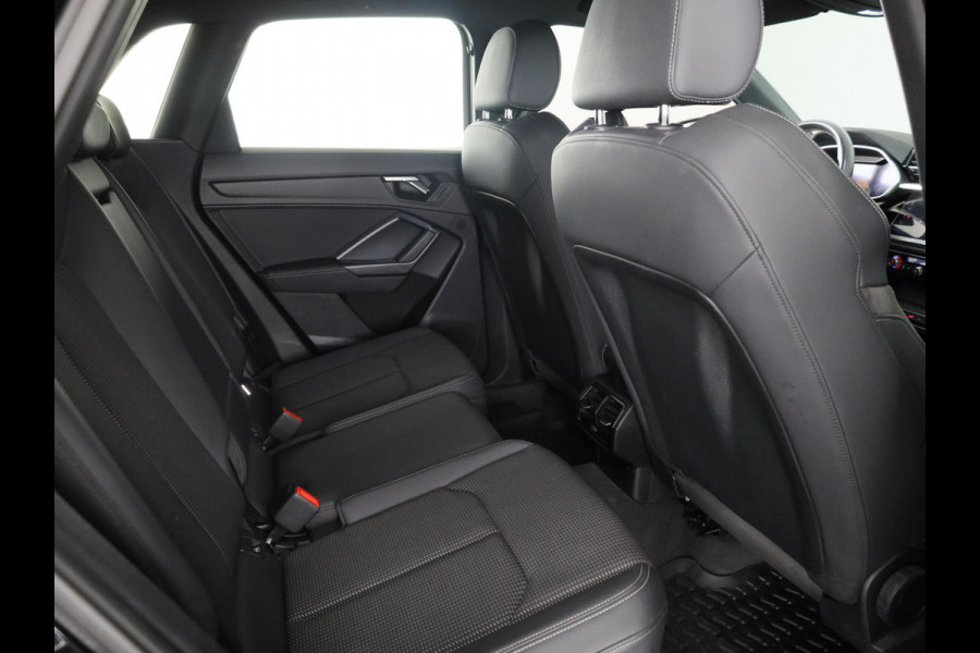 Audi Q3 45 TFSI e Business Edition 245 pk S-tronic | Navigatie | Parkeersensoren | LED koplampen | Stoelverwarming | S-Line interieur |