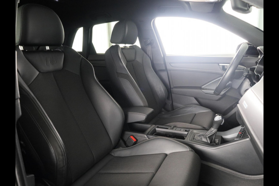 Audi Q3 45 TFSI e Business Edition 245 pk S-tronic | Navigatie | Parkeersensoren | LED koplampen | Stoelverwarming | S-Line interieur |