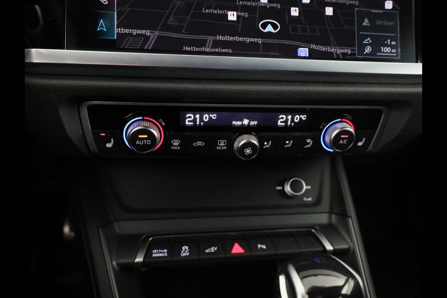 Audi Q3 45 TFSI e Business Edition 245 pk S-tronic | Navigatie | Parkeersensoren | LED koplampen | Stoelverwarming | S-Line interieur |