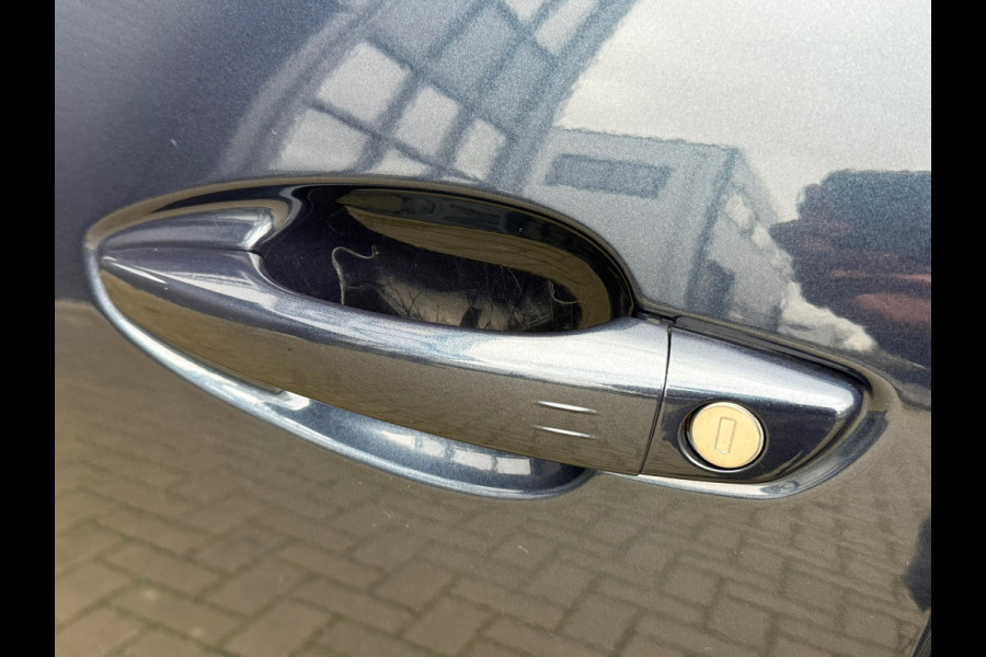 Peugeot 5008 1.6 e-THP GT-Line Pano / Navi / Dealer Onderhouden / Camera /