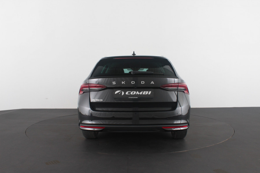 Škoda Octavia Combi 1.5 TSI MHEV Business Edition Plus 116pk Camera/Trekhaak/All season banden/Adapt.cruise...