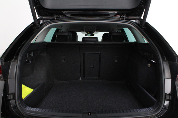 Škoda Octavia Combi 1.5 TSI MHEV Business Edition Plus 116pk Camera/Trekhaak/All season banden/Adapt.cruise...