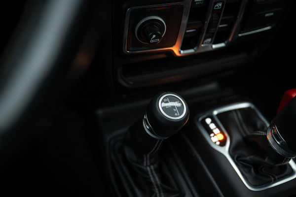 Jeep Wrangler Unlimited 2.0T - Method velgen 20" - Liftkit - Dakrek - stalen V&A bumper