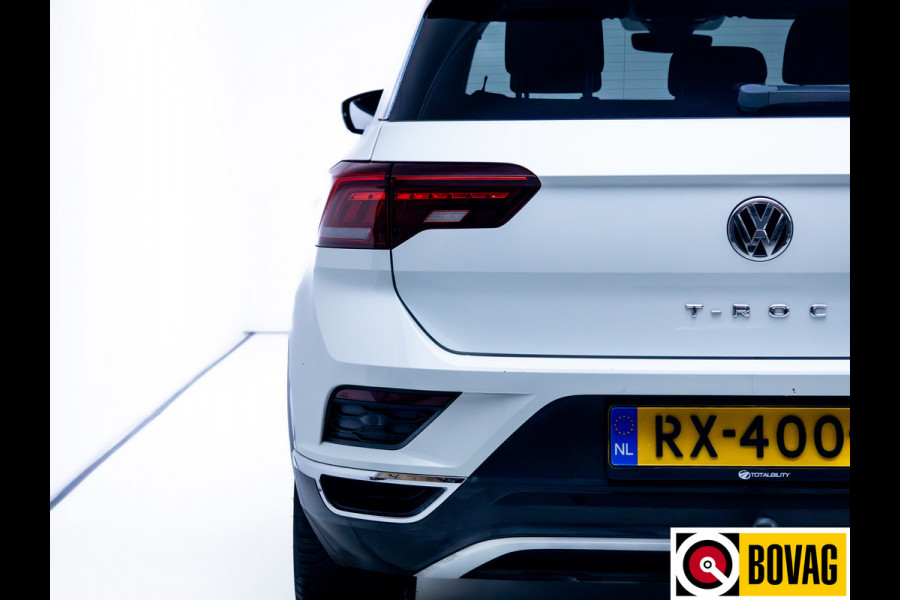 Volkswagen T-Roc 2.0 TSI 4Motion Sport 191 PK | Beats Audio | Panoramadak | Stoelverwarming | Elec. klep | Trekhaak | Navigatie, App. connect, Adaptieve cruise, DAB, All season banden