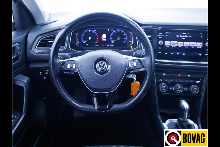 Volkswagen T-Roc 2.0 TSI 4Motion Sport 191 PK | Beats Audio | Panoramadak | Stoelverwarming | Elec. klep | Trekhaak | Navigatie, App. connect, Adaptieve cruise, DAB, All season banden
