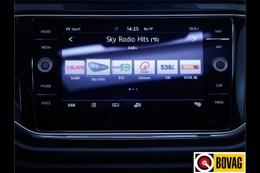 Volkswagen T-Roc 2.0 TSI 4Motion Sport 191 PK | Beats Audio | Panoramadak | Stoelverwarming | Elec. klep | Trekhaak | Navigatie, App. connect, Adaptieve cruise, DAB, All season banden