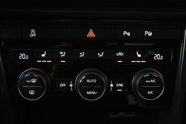 Volkswagen T-Roc 2.0 TSI 4Motion Sport (PANORAMADAK, TREKHAAK, STOELVERWARMING, ACHTERUITRIJCAMERA, DIGITALE COCKPIT)