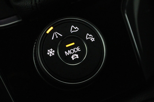Volkswagen T-Roc 2.0 TSI 4Motion Sport (PANORAMADAK, TREKHAAK, STOELVERWARMING, ACHTERUITRIJCAMERA, DIGITALE COCKPIT)
