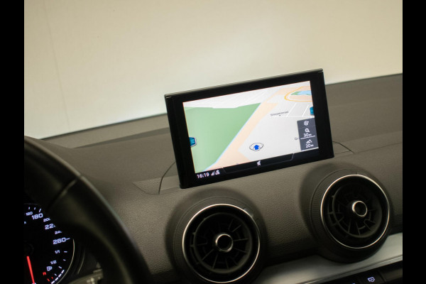 Audi Q2 35 TFSI S-Line (NAVI,LED,CAMERA,SPORTSTOELEN,SPORTSTOELEN,CLIMATE,CRUISE,PDC,GETINT,NETTESTAAT)