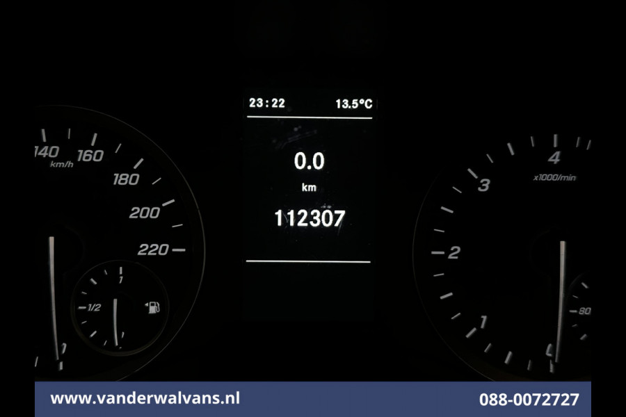 Mercedes-Benz Vito 114 CDI 136pk L2H1 Euro6 Airco | Camera | Navigatie | Cruisecontrol | Trekhaak Parkeersensoren, Stoelverwarming