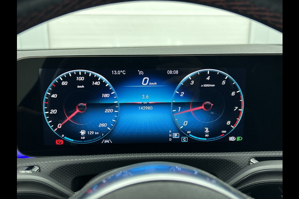 Mercedes-Benz CLA-Klasse Shooting Brake 200 Business Solution AMG (SFEERVERLICHTING, ELEKT. STOELEN, PANORAMADAK, 1e EIGENAAR)