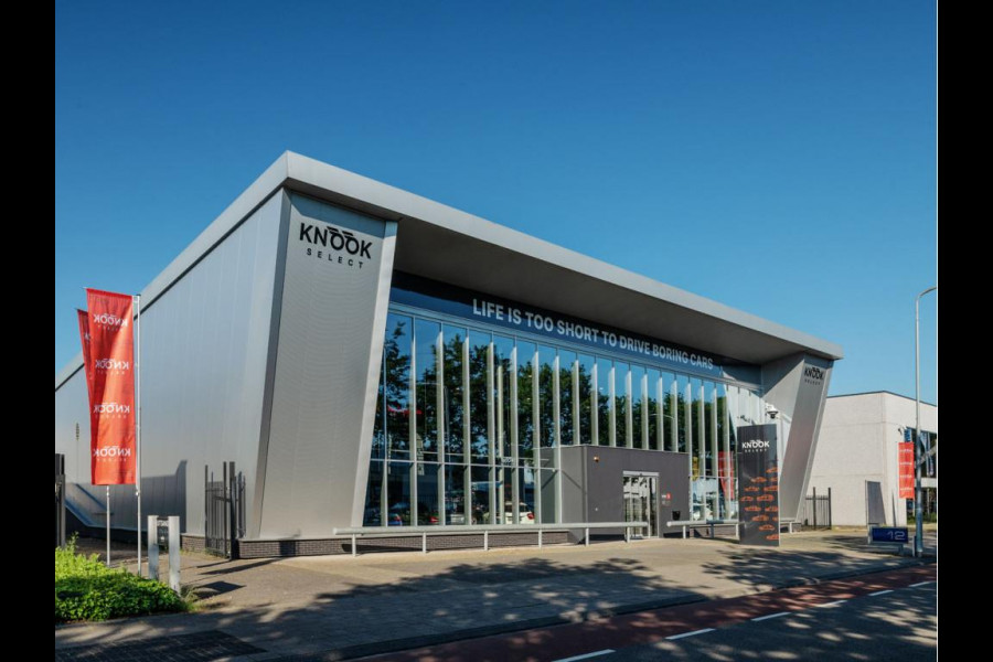 Volkswagen Golf 2.0 TSI R 4Motion / DCC / HarmanKardon / 100% Historie / Panoramadak / LED / 19 Inch / Head-Up Display / Sportstoelen / Stoelverwarming / Stuurwiel Verwarmd / Dodehoek Detectie