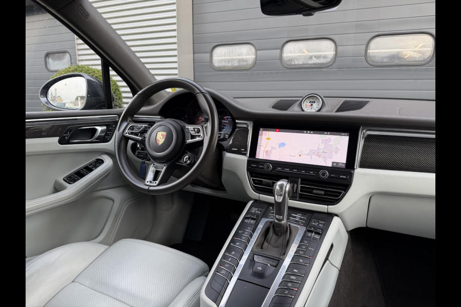 Porsche Macan 3.0 S Sport Chrono | Panoramadak | Camera | Luchtvering | Carbon | GPAYAUDIO | DAB |