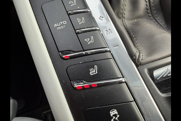 Porsche Macan 3.0 S Sport Chrono | Panoramadak | Camera | Luchtvering | Carbon | GPAYAUDIO | DAB |