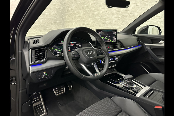 Audi Q5 Sportback 40 TFSI Benzine S-Line | ACC | Sfeerverlichting | Keyless-Entry | Matrix-LED | Virtual-Cockpit | Tour-Pakket | Black-Optic | Camera | Beker-Clima | 3-Zone Clima | Draadloos Laden | Zonwering | 6 mnd. BOVAG Garantie |