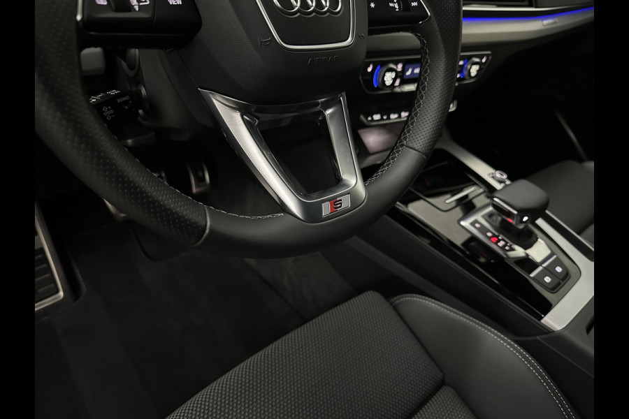 Audi Q5 Sportback 40 TFSI Benzine S-Line | ACC | Sfeerverlichting | Keyless-Entry | Matrix-LED | Virtual-Cockpit | Tour-Pakket | Black-Optic | Camera | Beker-Clima | 3-Zone Clima | Draadloos Laden | Zonwering | 6 mnd. BOVAG Garantie |