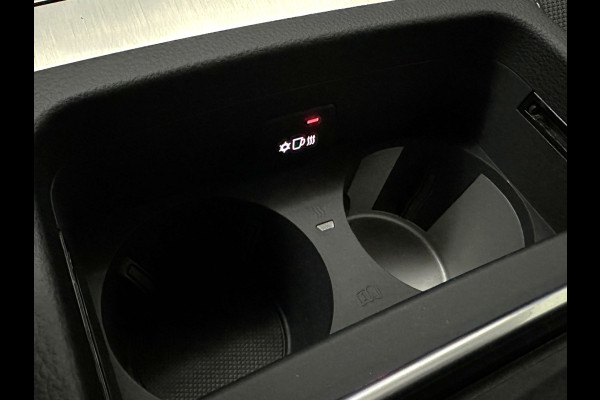 Audi Q5 Sportback 40 TFSI Benzine S-Line | ACC | Sfeerverlichting | Keyless-Entry | Matrix-LED | Virtual-Cockpit | Tour-Pakket | Black-Optic | Camera | Beker-Clima | 3-Zone Clima | Draadloos Laden | Zonwering | 6 mnd. BOVAG Garantie |