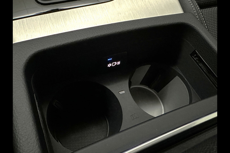 Audi Q5 Sportback 40 TFSI Benzine S-Line | ACC | Sfeerverlichting | Keyless-Entry | Matrix-LED | Virtual-Cockpit | Tour-Pakket | Black-Optic | Camera | Beker-Clima | 3-Zone Clima | Draadloos Laden | Zonwering | 6 mnd. BOVAG Garantie |