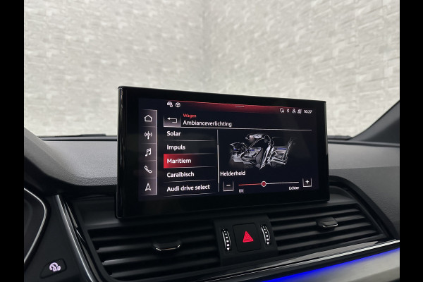 Audi Q5 Sportback 40 TFSI Benzine S-Line | ACC | Sfeerverlichting | Keyless-Entry | Matrix-LED | Virtual-Cockpit | Tour-Pakket | Black-Optic | Camera | Beker-Clima | 3-Zone Clima | Draadloos Laden | Zonwering | 6 mnd. BOVAG Garantie |