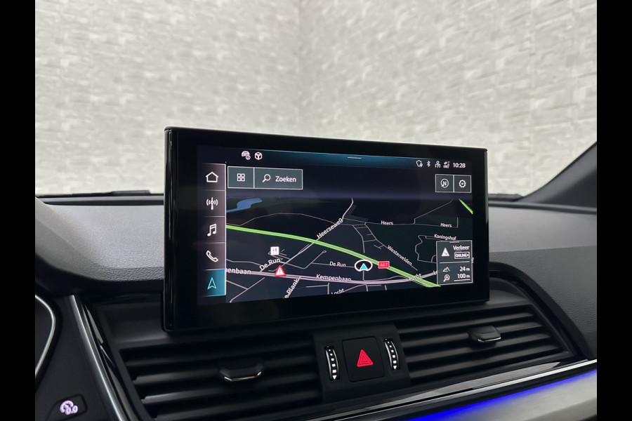 Audi Q5 Sportback 40 TFSI Benzine S-Line | ACC | Sfeerverlichting | Keyless-Entry | Matrix-LED | Virtual-Cockpit | Tour-Pakket | Black-Optic | Camera | Beker-Clima | 3-Zone Clima | Draadloos Laden | Zonwering | 6 mnd. BOVAG Garantie |