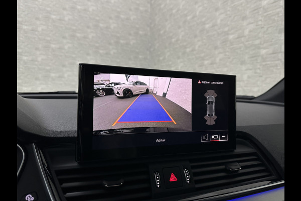 Audi Q5 Sportback 40 TFSI Benzine S-Line | ACC | Sfeerverlichting | Keyless-Entry | Matrix-LED | Virtual-Cockpit | Tour-Pakket | Black-Optic | Camera | Beker-Clima | 3-Zone Clima | Draadloos Laden | Zonwering | 6 mnd. BOVAG Garantie |