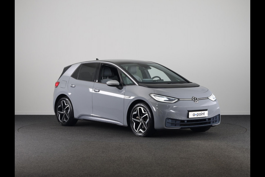 Volkswagen ID.3 First Plus 58 kWh 204 pk | Navigatie | Trekhaak (afneembaar) | Parkeersensoren | Achteruitrijcamera | Matrix LED koplampen | Stoelverwarming |