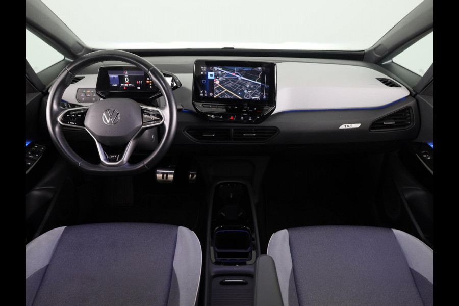 Volkswagen ID.3 First Plus 58 kWh 204 pk | Navigatie | Trekhaak (afneembaar) | Parkeersensoren | Achteruitrijcamera | Matrix LED koplampen | Stoelverwarming |