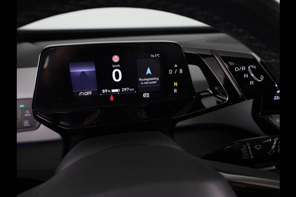 Volkswagen ID.3 First Plus 58 kWh 204 pk | Navigatie | Trekhaak (afneembaar) | Parkeersensoren | Achteruitrijcamera | Matrix LED koplampen | Stoelverwarming |