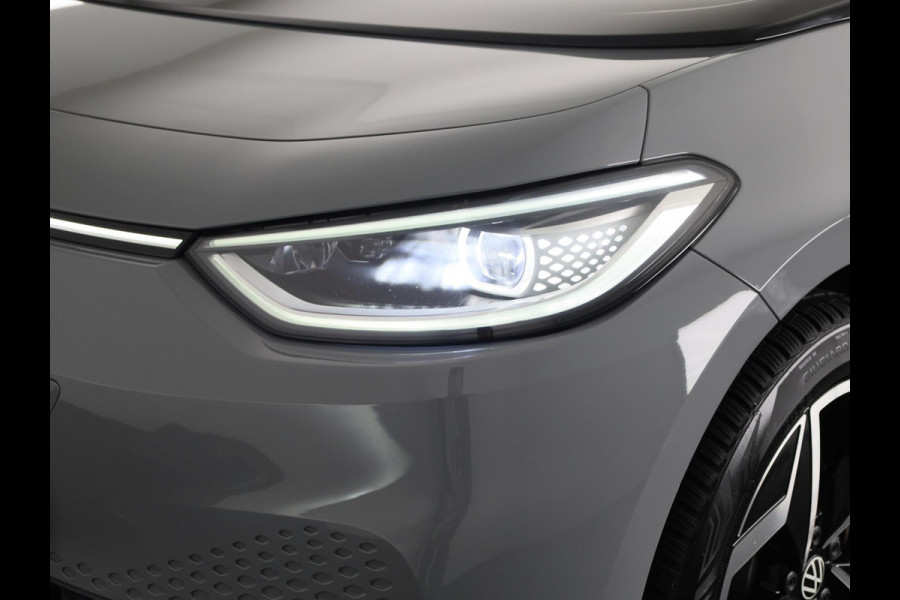 Volkswagen ID.3 First Plus 58 kWh 204 pk | Navigatie | Trekhaak (afneembaar) | Parkeersensoren | Achteruitrijcamera | Matrix LED koplampen | Stoelverwarming |
