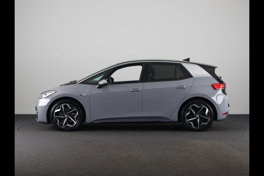 Volkswagen ID.3 First Plus 58 kWh 204 pk | Navigatie | Trekhaak (afneembaar) | Parkeersensoren | Achteruitrijcamera | Matrix LED koplampen | Stoelverwarming |