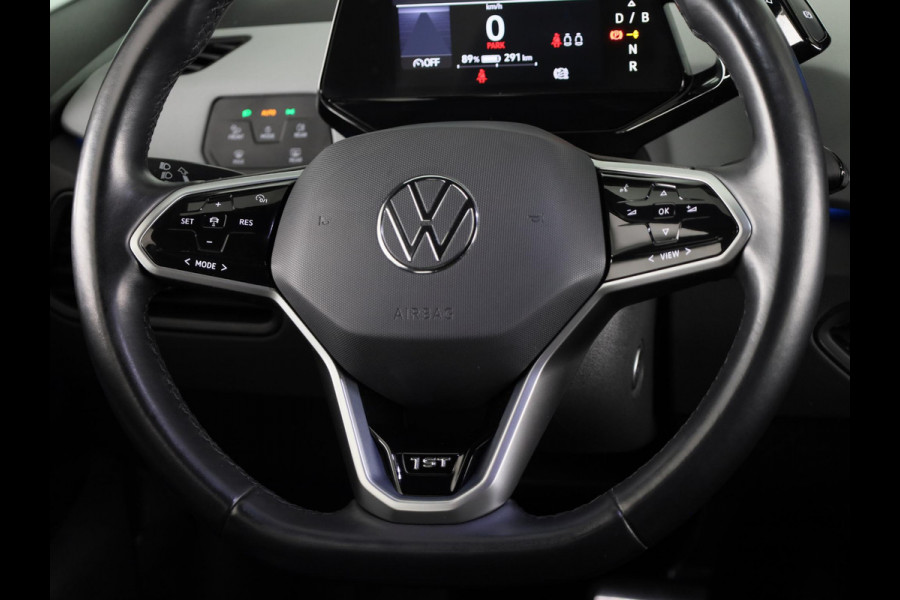Volkswagen ID.3 First Plus 58 kWh 204 pk | Navigatie | Trekhaak (afneembaar) | Parkeersensoren | Achteruitrijcamera | Matrix LED koplampen | Stoelverwarming |