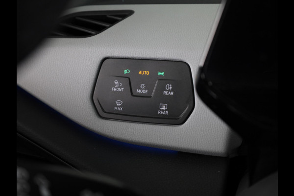 Volkswagen ID.3 First Plus 58 kWh 204 pk | Navigatie | Trekhaak (afneembaar) | Parkeersensoren | Achteruitrijcamera | Matrix LED koplampen | Stoelverwarming |