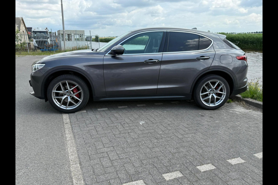 Alfa Romeo Stelvio 2.0 T AWD First Edition 280 PK 1e eig.