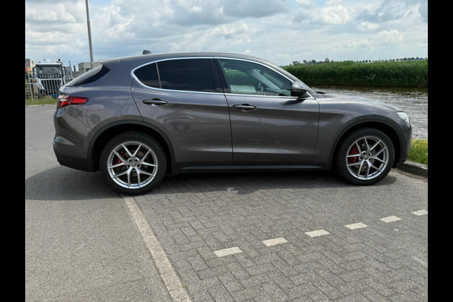 Alfa Romeo Stelvio 2.0 T AWD First Edition 280 PK 1e eig.
