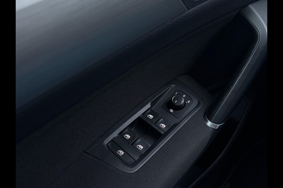 Volkswagen Touran 1.4 TSI Highline Aut.|7P Navi Clima Acc Stoelverw. Apple Carplay & Android Auto 1e Eigenaar DealerOH