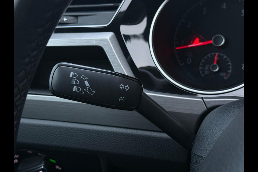 Volkswagen Touran 1.4 TSI Highline Aut.|7P Navi Clima Acc Stoelverw. Apple Carplay & Android Auto 1e Eigenaar DealerOH