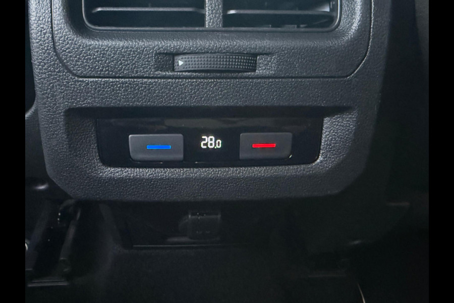 Volkswagen Touran 1.4 TSI Highline Aut.|7P Navi Clima Acc Stoelverw. Apple Carplay & Android Auto 1e Eigenaar DealerOH