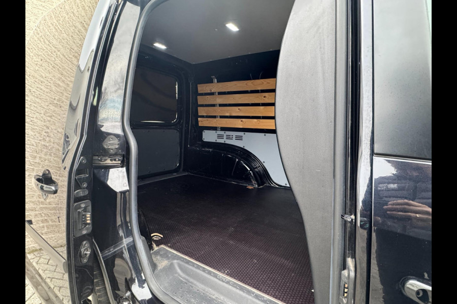 Volkswagen Caddy 2.0 TDI L1H1 BMT Exclusive Edition 150PK / LED / ACC / WINTERPACK / PDC / VLOER / LAT-OM-LAT / RIEM RECENT VERV.
