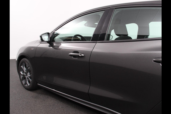 Ford Focus 1.0 Focus 125 PK HB ST-Line Automaat Navigatie Climate control cruise control Carplay LM velgen Parkeersensoren Led Matrix koplampen