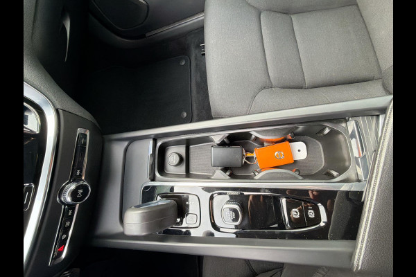 Volvo V60 2.0 B3 Momentum Business | Mild Hybrid | A-Camera | Park Assist | Pilot Assist | Navigatie | Lm-Velgen