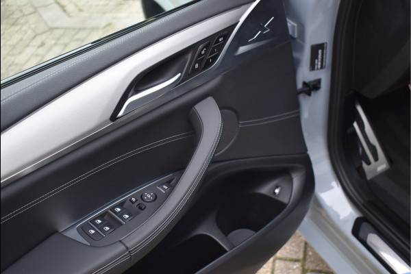 BMW X3 xDrive30e M-Pakket 292 Pk Brooklyn Grau Pano Memory Laser 20 Inch