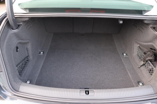 Audi A4 Limousine 35 TFSI Advanced Edition org.NL