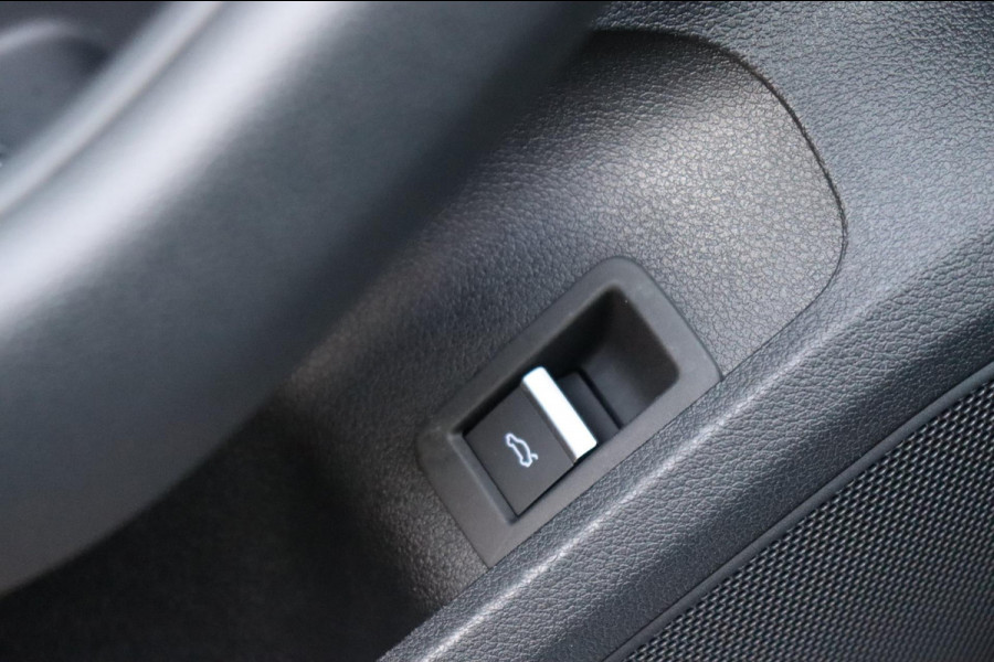 Audi A4 Limousine 35 TFSI Advanced Edition org.NL