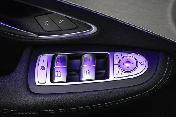 Mercedes-Benz C-Klasse 180 Business Solution AMG (PANORAMADAK, SFEERVERLICHTING, STOELVERWARMING, ACHTERUITRIJCAMERA, SENSOREN)