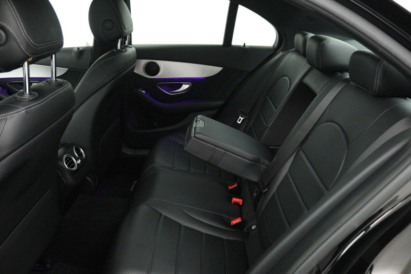 Mercedes-Benz C-Klasse 180 Business Solution AMG (PANORAMADAK, SFEERVERLICHTING, STOELVERWARMING, ACHTERUITRIJCAMERA, SENSOREN)