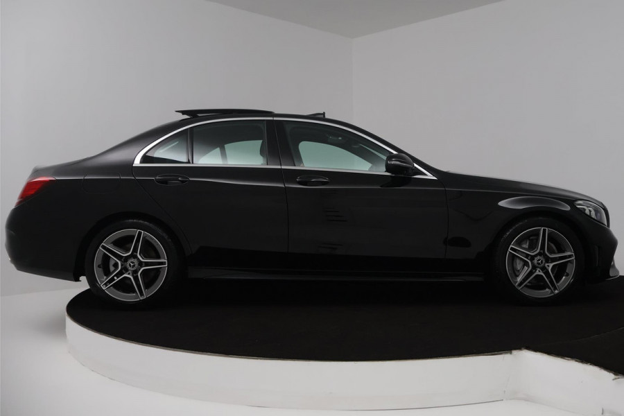 Mercedes-Benz C-Klasse 180 Business Solution AMG (PANORAMADAK, SFEERVERLICHTING, STOELVERWARMING, ACHTERUITRIJCAMERA, SENSOREN)